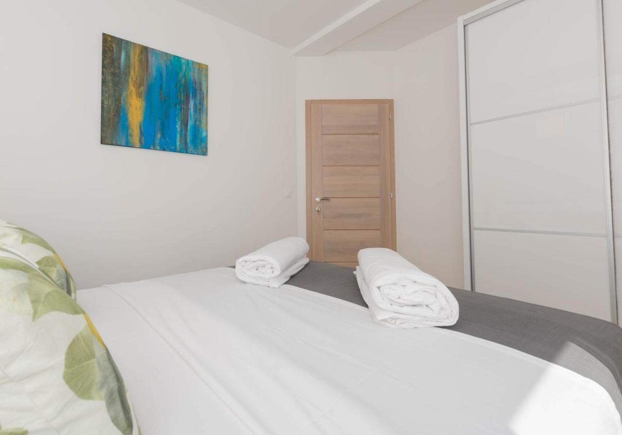 Apartments Moon Dramalj Luaran gambar