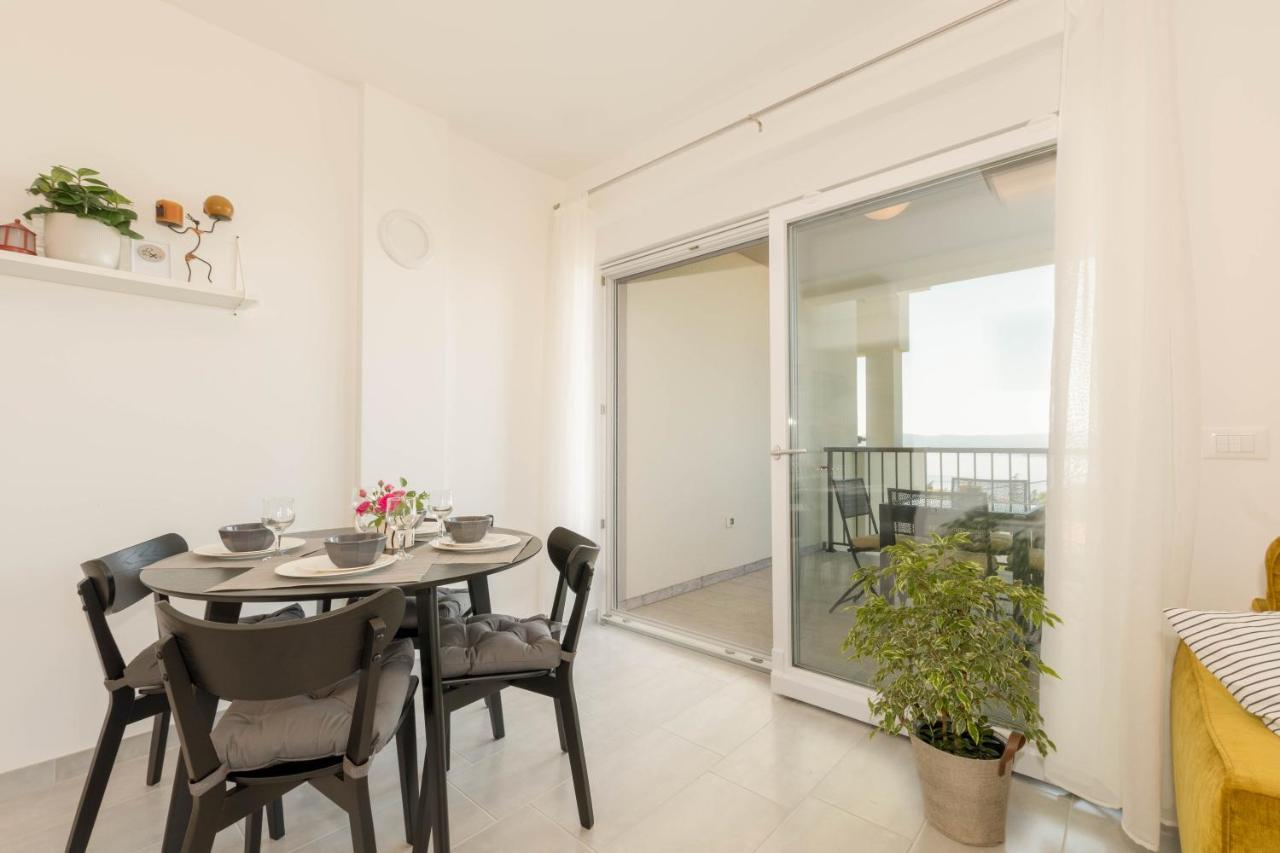 Apartments Moon Dramalj Luaran gambar